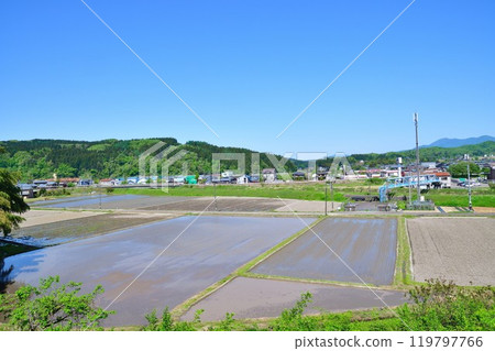 粟嶽山和田園風光（新潟縣） 119797766