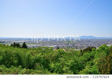 View of Sanjo city from Osakiyama Park (Niigata Prefecture) View of Sanjo city from Osakiyama Park (Niigata Prefecture) 119797824