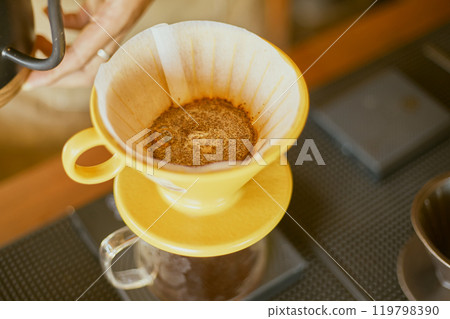 pour over dripper and paper filter. pour over dripper and paper filter. 119798390