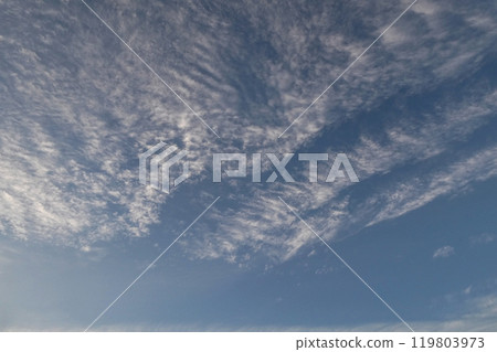 罕見卷層雲的精緻蜂巢狀雲 119803973