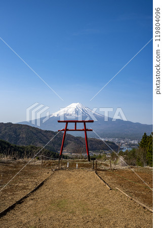 Kawaguchi Asama Shrine, Torii Gate in the Sky and Mount Fuji, Fujikawaguchiko Town, Minamitsuru District, Yamanashi Prefecture 119804096