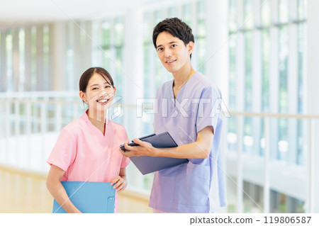 Young doctors and nurses working in hospitals 119806587