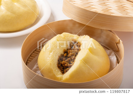 Keema curry and steamed meat buns Keema curry and steamed meat buns 119807817