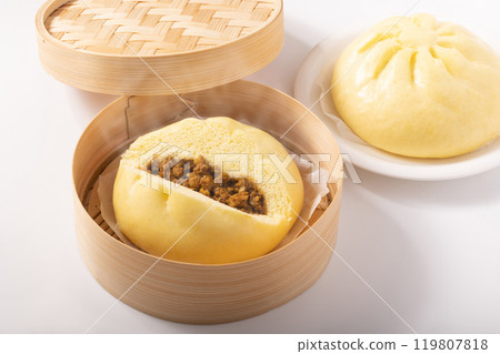 Keema curry and steamed meat buns 119807818