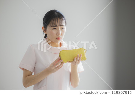 A nurse woman A nurse woman 119807915