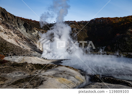 Noboribetsu Jigokudani 's autumn leaves Noboribetsu Jigokudani 's autumn leaves 119809103