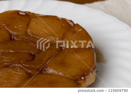 Tarte Tatin 新鮮出爐的 Tarte Tatin 119809790