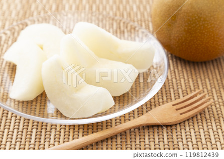 餐墊上的新鮮梨 119812439