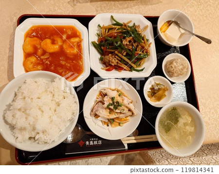 Delicious Chinese set meal 119814341