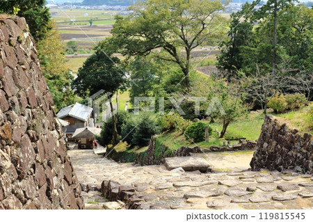 從安土城遺址主路中間看到的景色 119815545