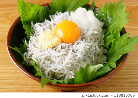Pot-fried shiitake on rice Pot-fried shiitake on rice 119816769