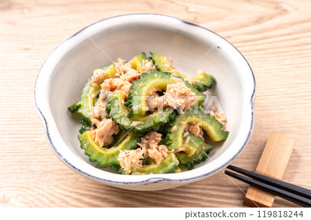Bitter melon with tuna Bitter melon with tuna 119818244