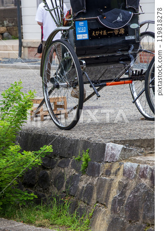 人力車停在後巷 人力車停在後巷 119818278