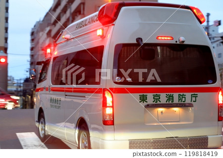 救護車圖片 119818419