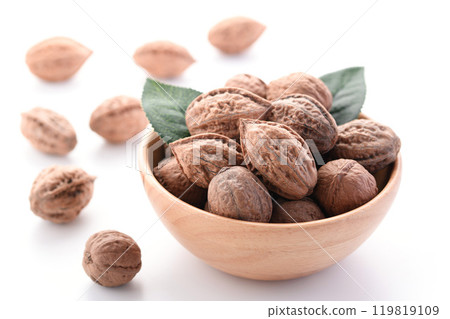 Shelled Japanese walnuts (natural walnuts) from Niigata Prefecture, domestically produced, additive-free, no coloring Shelled Japanese walnuts (natural walnuts) from Niigata Prefecture, domestically produced, additive-free, no coloring 119819109