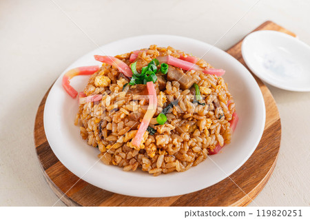Fried rice with mixed vegetables and soy sauce 119820251