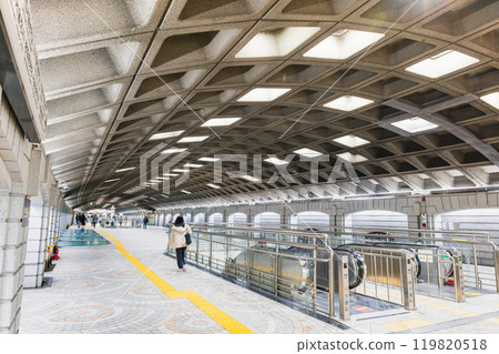 Seoul Subway Gwanghwamun Station 119820518