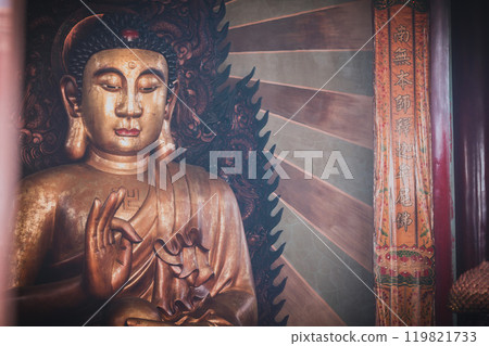 Buddha statue Buddha statue 119821733