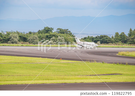 A plane landing on the runway at Mt. Fuji Shizuoka Airport (Shizuoka Prefecture) A plane landing on the runway at Mt. Fuji Shizuoka Airport (Shizuoka Prefecture) 119822795