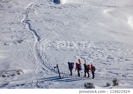 Climbers heading towards Mt. Iodake along the Akaiwanoto ridgeline of the Yatsugatake mountain range 119822924