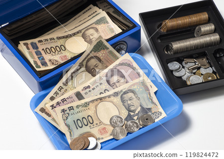 Illustration of settlement using a portable safe and cash 119824472