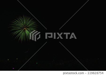 Fireworks at the Sagara Marine Fireworks Festival at Sagara Sun Beach in Makinohara City (Shizuoka Prefecture) Fireworks at the Sagara Marine Fireworks Festival at Sagara Sun Beach in Makinohara City (Shizuoka Prefecture) 119828754
