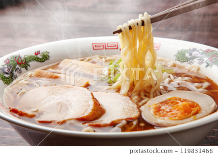 soy source ramen  119831468