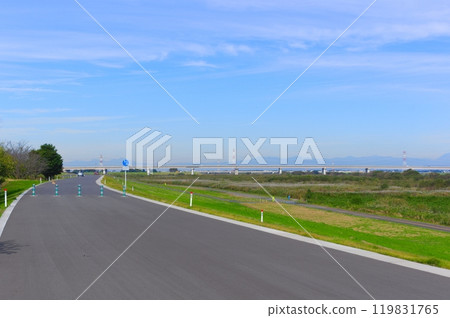 茨城縣五華町利根川自行車道 2024 年 10 月 茨城縣五華町利根川自行車道 2024 年 10 月 119831765