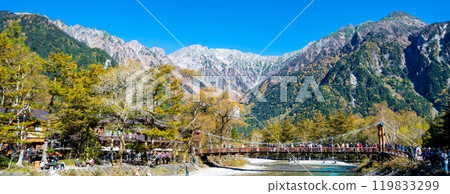 「長野縣」上高地的秋天天空與風景,初秋 「長野縣」上高地的秋天天空與風景,初秋 119833299