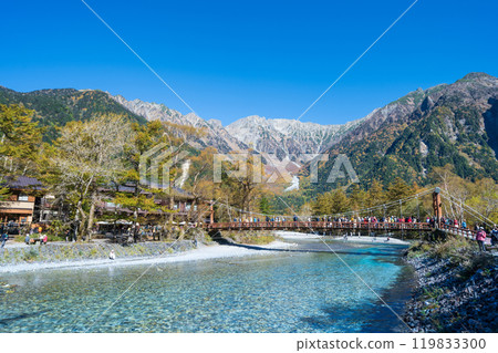 「長野縣」上高地的秋天天空與風景,初秋 「長野縣」上高地的秋天天空與風景,初秋 119833300