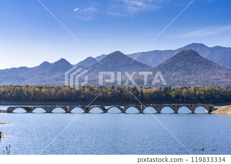 北海道上士幌町,秋日晴朗的舊國鐵志幌線 Taushubetsu 河大橋 北海道上士幌町,秋日晴朗的舊國鐵志幌線 Taushubetsu 河大橋 119833334