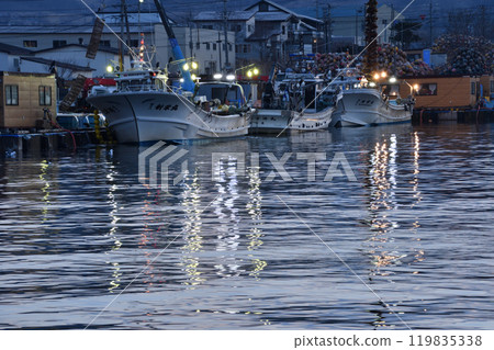 Early morning fishing work Early morning fishing work 119835338