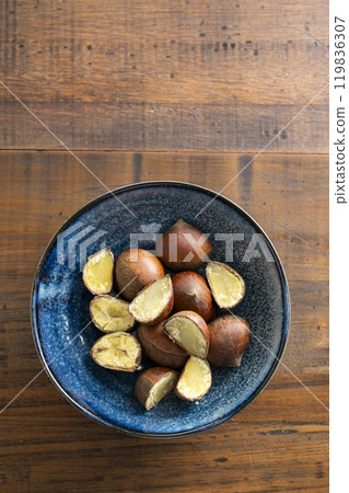 Steamed chestnuts 119836307
