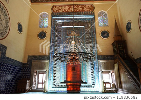 土耳其布爾薩綠色清真寺的米哈拉布和講壇 土耳其布爾薩綠色清真寺的米哈拉布和講壇 119836582
