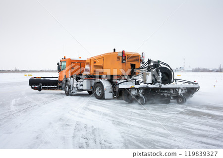 Snow machine for universal cleaning on the winter runway Snow machine for universal cleaning on the winter runway 119839327