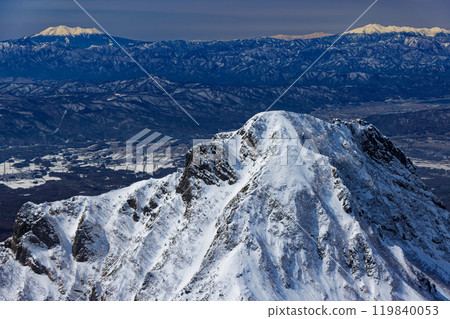 Mt. Amida, Mt. Ontake and Mt. Norikura seen from Mt. Akadake in the winter Yatsugatake mountain range Mt. Amida, Mt. Ontake and Mt. Norikura seen from Mt. Akadake in the winter Yatsugatake mountain range 119840053