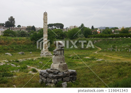 土耳其伊茲密爾附近以弗所阿耳忒彌斯神殿遺址 土耳其伊茲密爾附近以弗所阿耳忒彌斯神殿遺址 119841343
