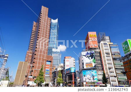 東京新宿歌舞uki町風景 119842743
