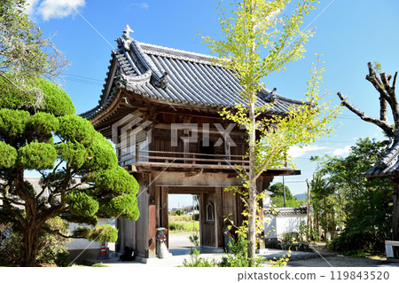 Temple No. 9: Shokakusan Bodaiin Horinji (mountain gate) [Tounaricho, Awa City, Tokushima Prefecture] 119843520