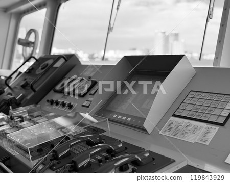 Steering room of ship 119843929