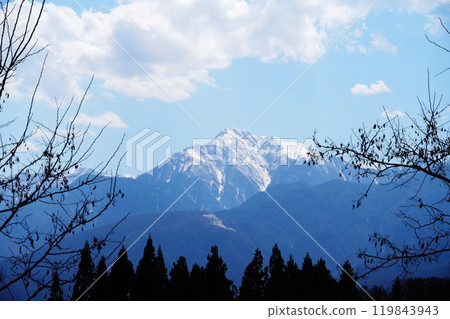 一座山與雪 一座山與雪 119843943