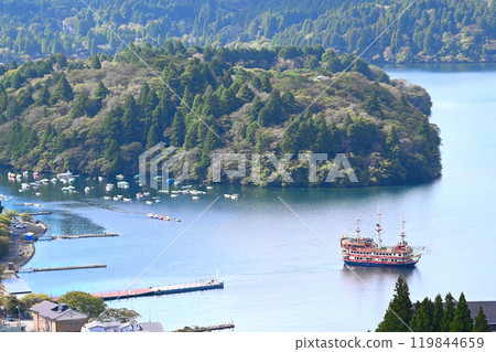 Hakone Lake Ashi scenery 119844659