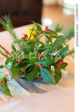 Decorate your table with Japanese lanterns 119846055