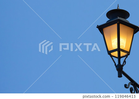 Illuminated street lamp 119846413