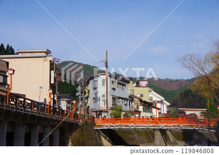 Scenery around the Hanebi Bridge in Yumura Onsen, Shinonsen Town, Hyogo Prefecture 119846808