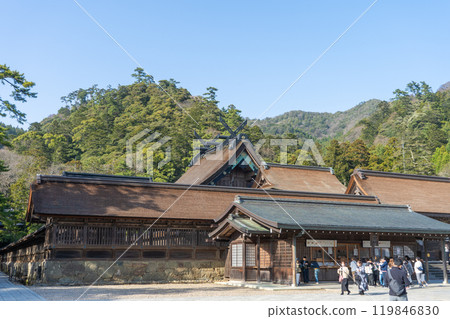Izumo Taisha Shrine, Shimane Prefecture, Izumo City, Scenery of the amulet office in front of the Hachimon Gate Izumo Taisha Shrine, Shimane Prefecture, Izumo City, Scenery of the amulet office in front of the Hachimon Gate 119846830