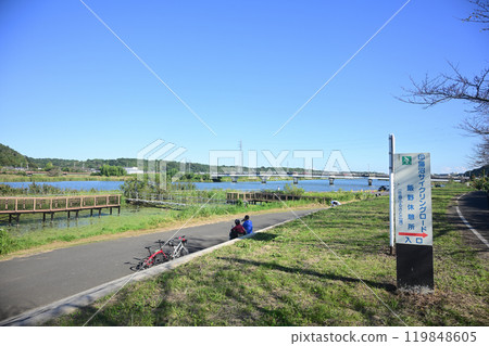 印班沼自行車道 - 休息的自行車手 印班沼自行車道 - 休息的自行車手 119848605