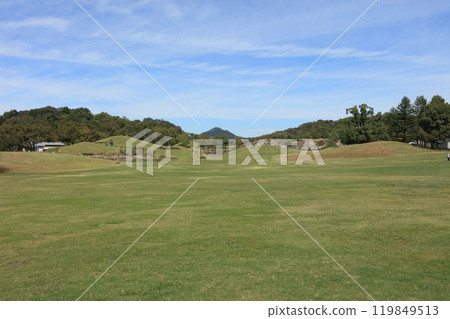 贊岐滿濃國立公園的龍頭之裡草坪廣場(朝入口方向看) 贊岐滿濃國立公園的龍頭之裡草坪廣場(朝入口方向看) 119849513