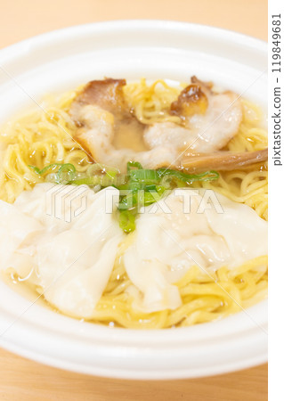 Delicious convenience store bento wonton noodles 119849681