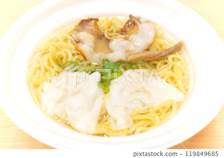 Delicious convenience store bento wonton noodles Delicious convenience store bento wonton noodles 119849685